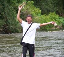 Mon fils qui n'a pas m�nag� ses efforts pour me ramener ces morceaux de bois si pr�cieux . 